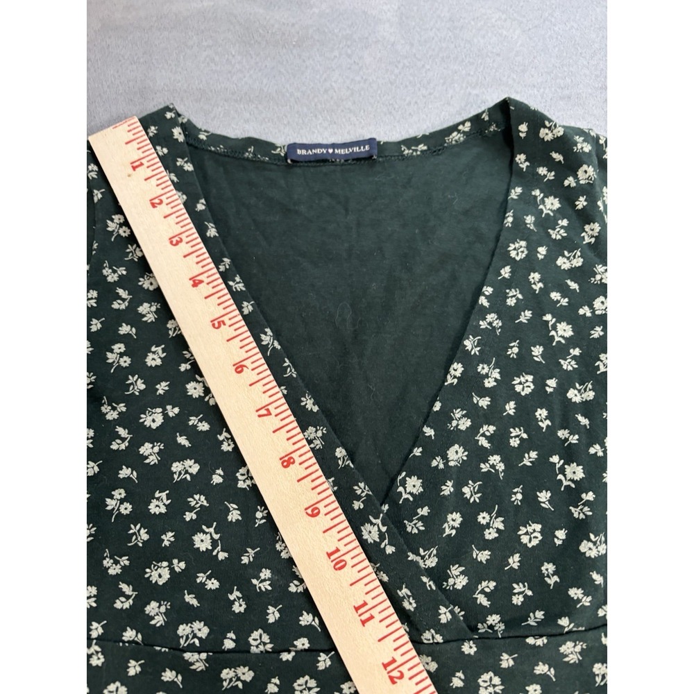Brandy‎ Melville Womens Y2K Amara Floral Crop Top Sz S V Neck Ditsy Cottage Wrap - Picture 6 of 14